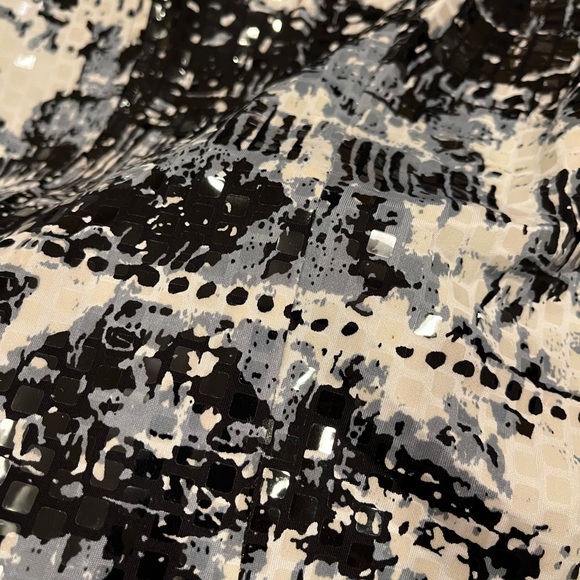 Beautiful jacket almost new size 10 - Picture 3 of 9